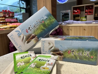 欣山園農特產遊客休憩中心,各式梅子製品,杉林溪高山茶